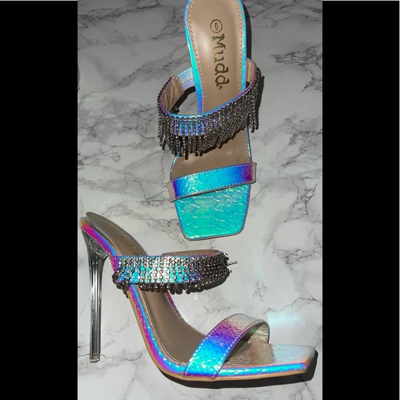 So extra 🤩 iridescent python clear heel with rhinestone fringe  🦄 - Picture 5 of 8